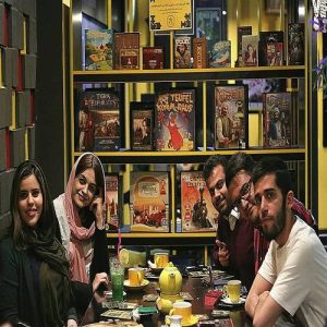 کافه بردگیم انقلاب